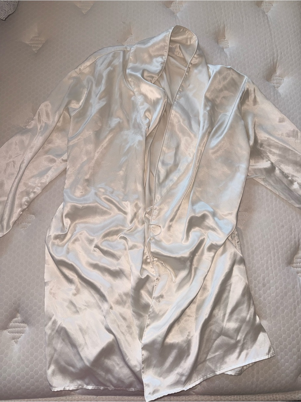 58. Frederick's of Hollywood Ivory Satin Robe - Women Intimates & Sleepwear